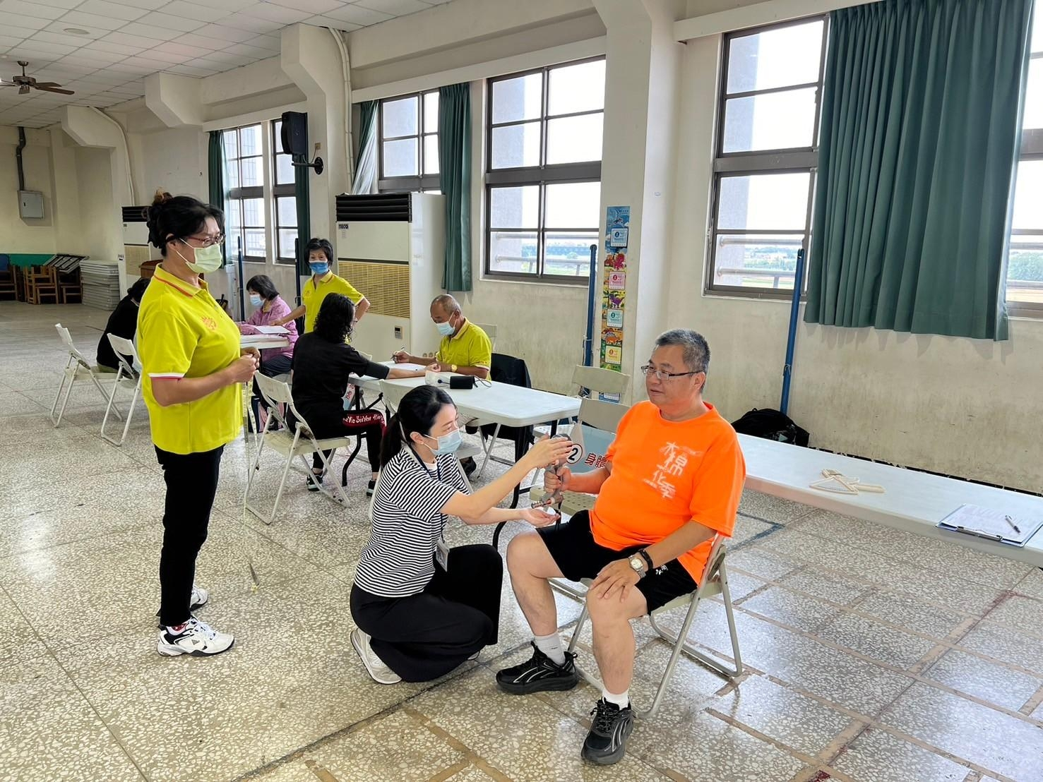 竹塘國中教職員體適能照片1